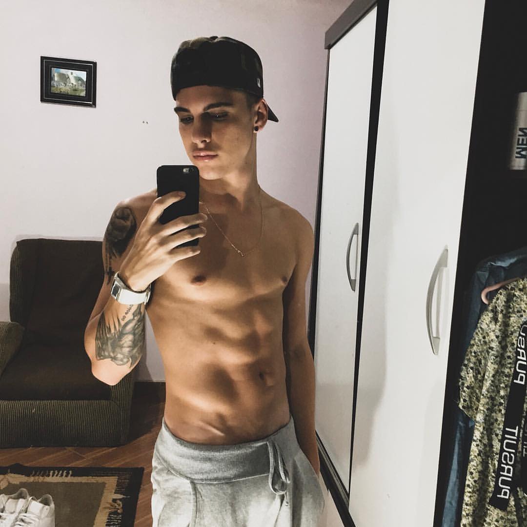 KyrilOfficial's tweet photo. Y si , llegamos al VERANO https://t.co/2Yo59NU0U2
