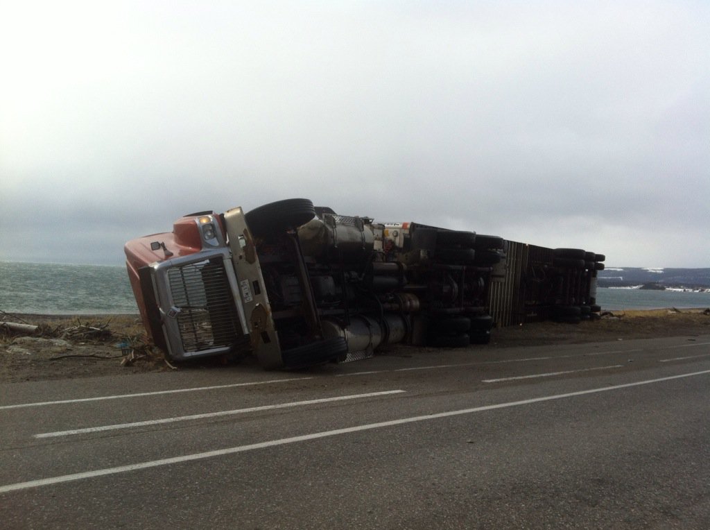 #StarNL this transport was blown over this en route to Little Port Harmon near the entrance to Harmon Seaside Links.