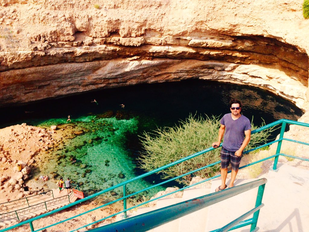 joey_squishfish's tweet photo. Take some time to smell the roses 🌹. Despite a busy field research schedule, fish #biodiversity collections for @AustmusResearch, and a ton of driving time in Oman, we stumbled across a sink hole near Sur. Low and behold, we found interesting fish! @AustArabCouncil @SQUinfo_ENG https://t.co/afHCI1KrxE