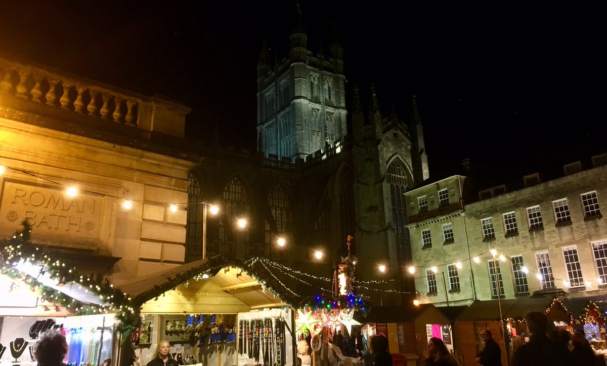 catbateson's tweet photo. A wee trip over to Bath last night for a stroll around the Christmas market &amp; @NationalTheatre’s touring production of the dark, moody, gory and creepy “Macbeth”. Also lovely to catch up with Lady Macbeth and fellow @BadmintonSchool OBA Kirsty Besterman afterwards! #NTMacbeth https://t.co/LPnuzHf9p3