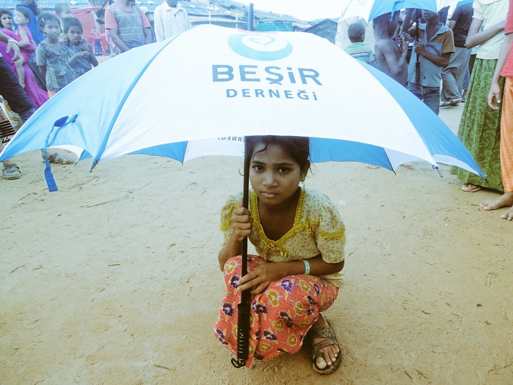 Şemsiyeniz iyilik olsun!

Ve sizi tüm kötülüklere karşı korusun inşallah.

Hayırlı Cumalar 🌹