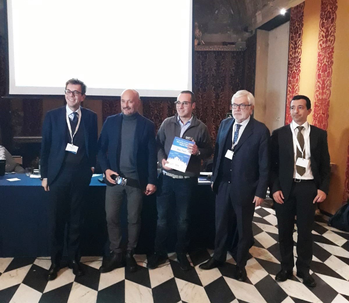 gruppoiren's tweet image. Premiati i vincitori della #IrenStartUpAWARD. Le #startup vincitrici sono: 
🏆 Ecoplasteam, per categoria GROWTH
🏆 Smart Track per la categoria SEED
🏆 BePooler premio migliore startup nel settore Mobilità
I dettagli della serata ➡️ ireninforma.it/grande-success…
