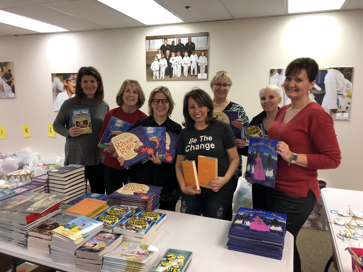 officialmatio's tweet photo. Grateful for support received throughout the year!

Thanks @Impact100_MI_OC Support The Cause, @Charlotteswings and Mejishi Martial Arts. Beautiful gifts were donated and volunteers helped wrap presents for our annual KKC kid's Holiday Party.

#ChildhoodCancer  #holidaygiving https://t.co/QDwDac0JGh