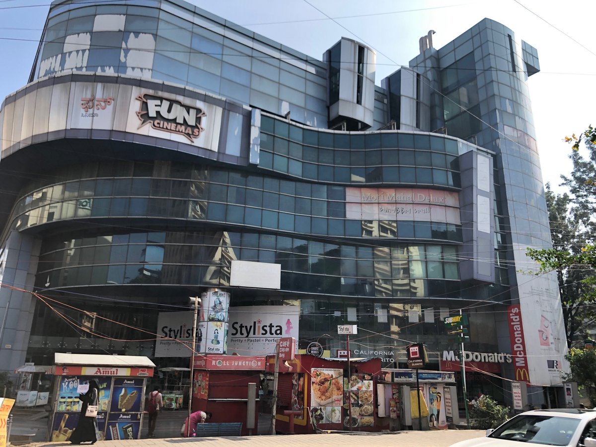 sekaibox's tweet photo. 【SEKAIBOX現地レポートVol.9 | Bengaluru Tech Summit @バンガロール】

お城の中で開催される展示会って何！？詳細はコチラまで↓
https://t.co/DBis1fTDIL

#SEKAIBOX #現地レポート#BengaluruTechSummit https://t.co/42SUiA6Bvj