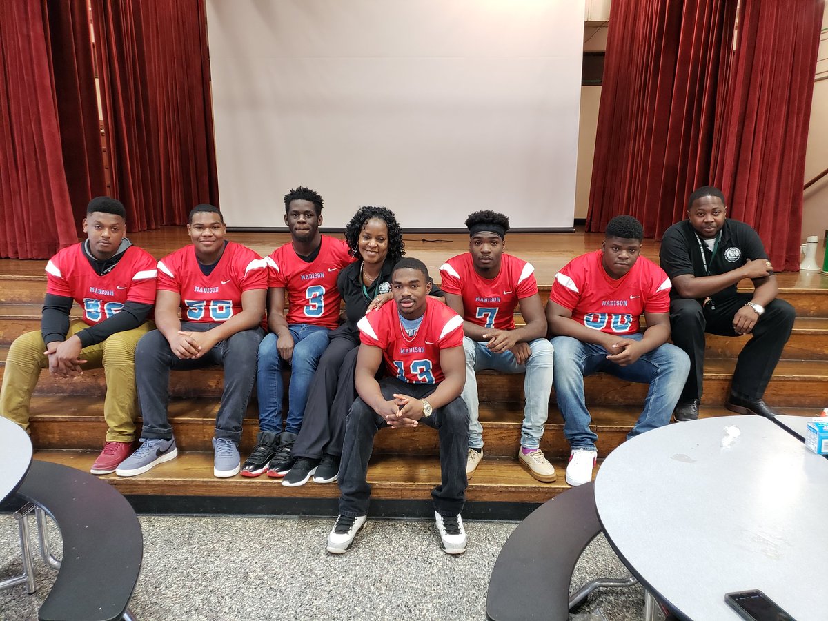 Cise46's tweet photo. Madison is building relationships with our feeder pattern schools. We will be going to all of our Elementary and Middle Schools feeder pattern. Thank you Hobby Elementary.
#CommunityIsImportant #HobbyElementary
#GivingKidsADream @madisonmarlins @HISDSupe @CastagnoliPaolo https://t.co/xO5GWwKlzD