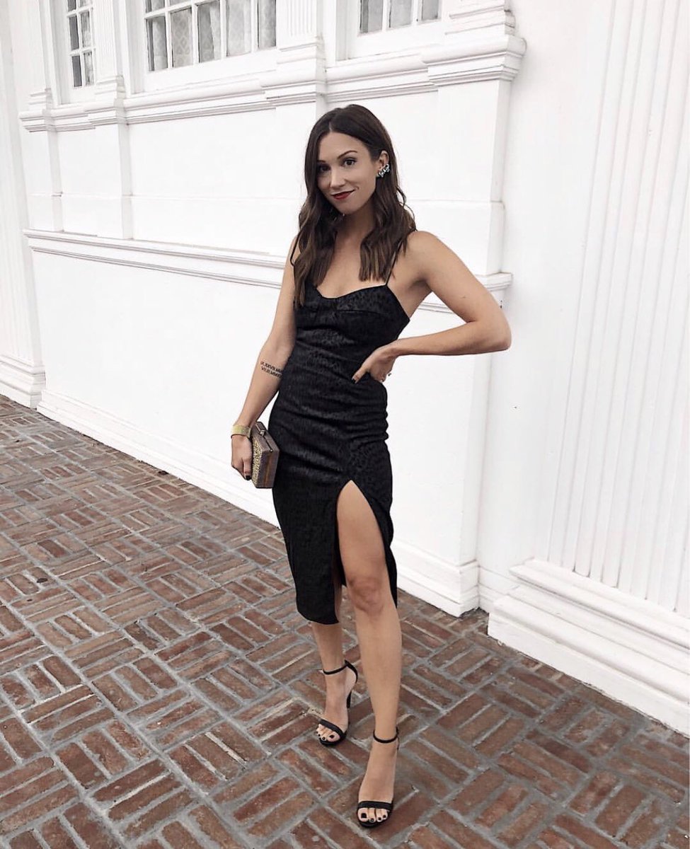 nubrausa's tweet photo. “I paired my NuBra petals with this leopard number and they are my favorite. They didn’t budge all night!” — @everbstyled 🖤 #NuBra #NuBraUS #StickyBra https://t.co/OPePkuDDlC