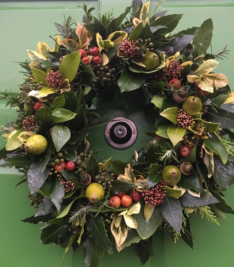 SpenderCraft's tweet image. Only 4 places left on my wreath workshop on Saturday 8th December (£35) Message me if you would like to join in some festive creativity