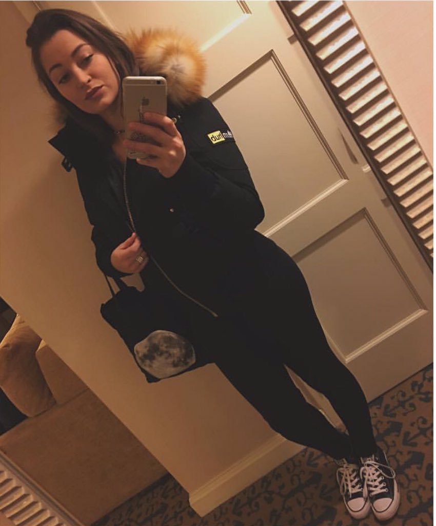 carolelarson tweet media