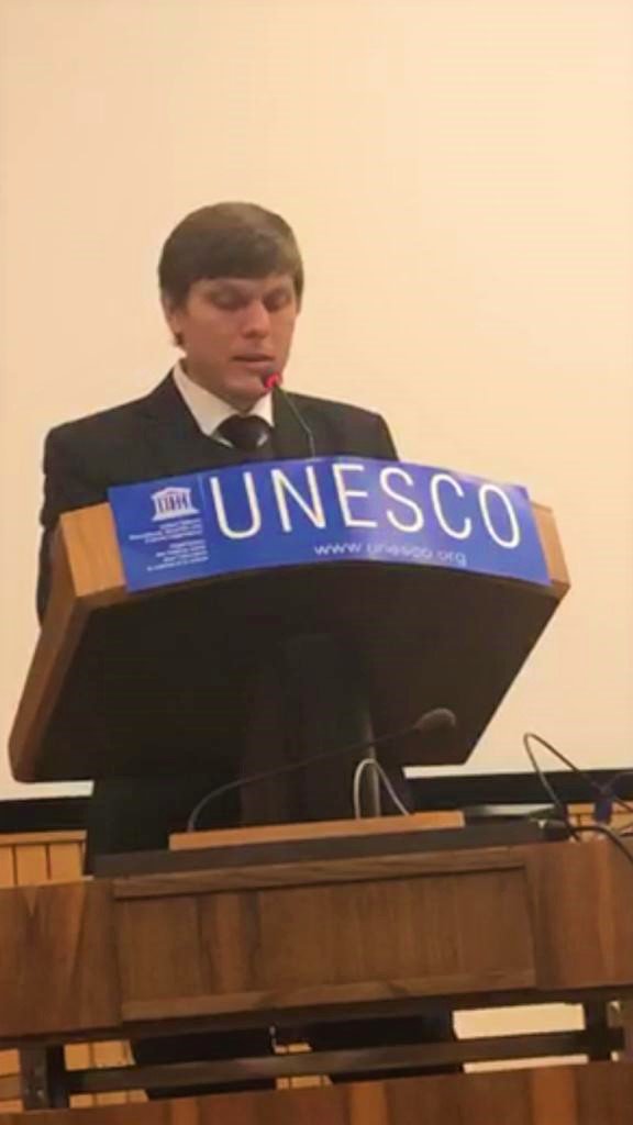 UniSanCarlospy's tweet photo. El Presidente de #USCpy @brunetti_juan en UNESCO (París, Francia) expuso como representante del CONACYT sobre la investigación y la innovación en Paraguay a través de GO-SPIN (Global Observatory on Science, engineering, technology and innovation policies) https://t.co/r1tCWyA54a. https://t.co/d491CKrXMW