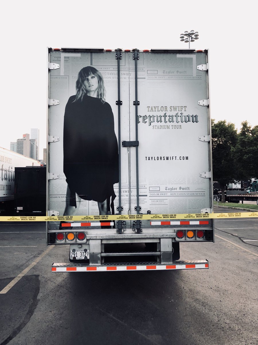 ST8MNT's tweet photo. #TBT to Taylor Swift taking over the @NissanStadium ... sad to say goodbye to the #REPtour. https://t.co/wH89TkVfIU