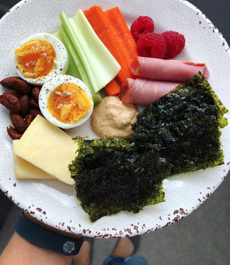 We are thinking this #snackplate is pretty awesome with so many textures, flavors & CRUNCH 😲 Thank you #nurturingbodyandmind for including the #Seasnx  bit.ly/2TYDitd #f52grams #getinmybelly #empathvibes  #feedfeed #eatclean #mindfuleating #mindbodygram #healthyfats
