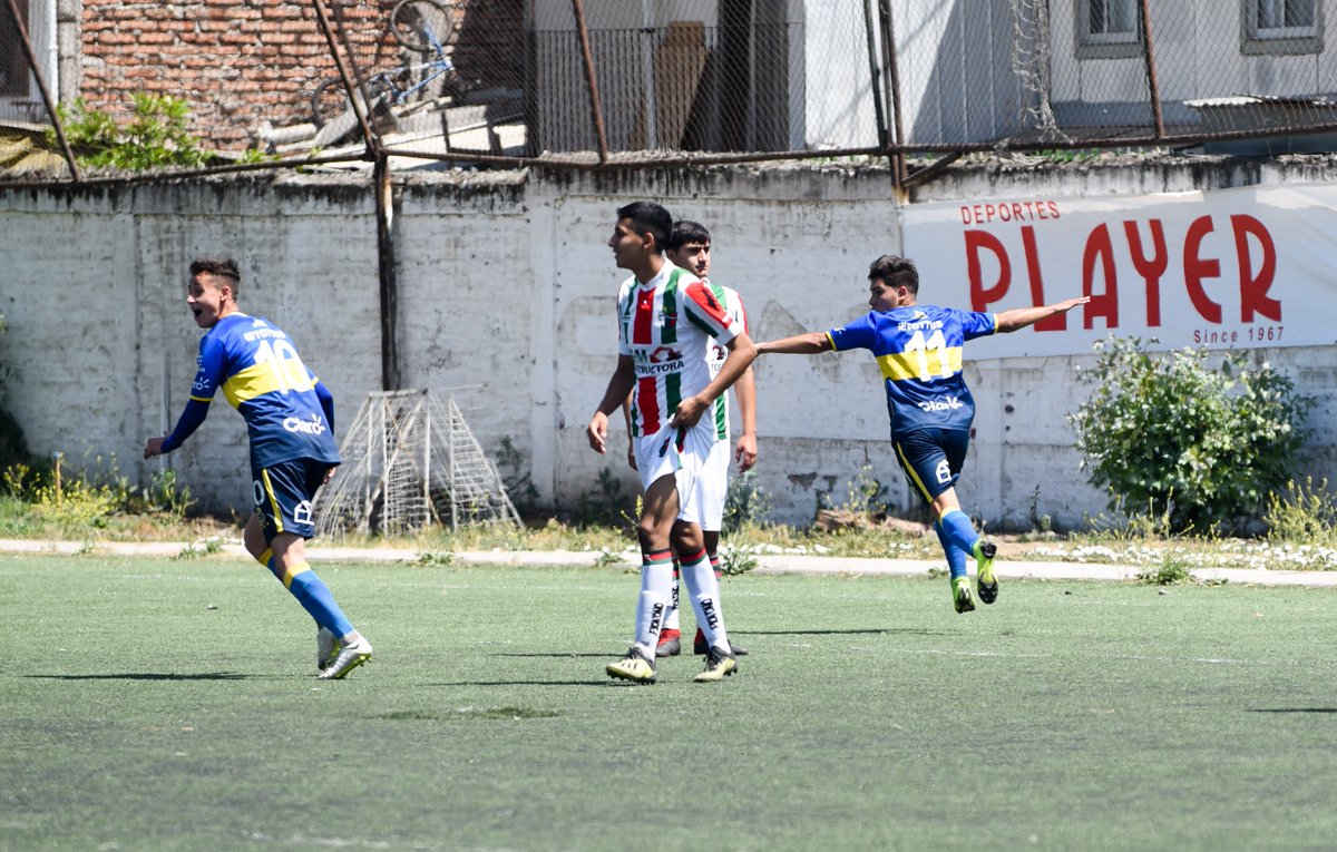 evertonsadp's tweet photo. ¡Triunfo Oro y Cielo en La Cisterna! En un intenso partido nuestra Sub 19 venció a Palestino por la semifinal del Torneo Nacional, donde se logró el paso a la final que se disputará este sábado ante Cobreloa ⚽👏

📸/ https://t.co/fc8tcOHSAT

#VamosEverton💙💛💙 https://t.co/noIXL7hL8M