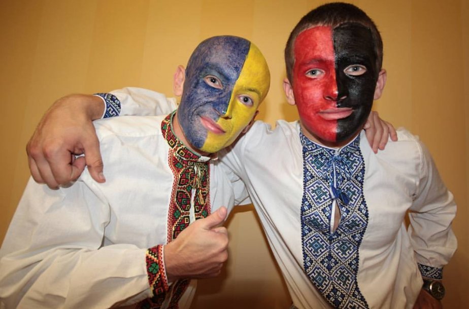 украинские идиоты. хохлы флаг. мой папа идиот. украинские идиоты. хохлы идиоты.