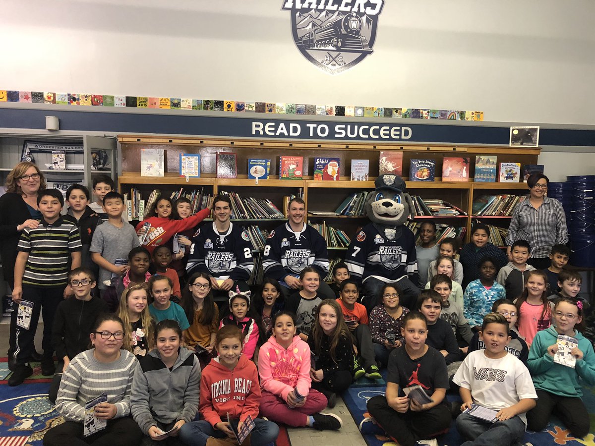 PaulHarrisJr10's tweet image. Worcester @RailersHC defensemen @Dotes28 and Tyler Mueller wrapped up our library renovation project at Lake View Elementary School today by reading to the fourth graders in their new Railerized library!! @ECHL @worcesterpublic #community