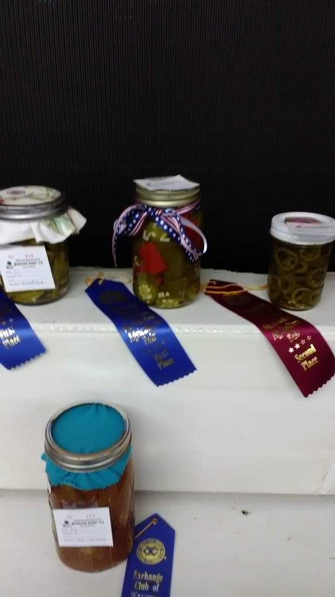 GaneyLora's tweet photo. My sister and I won first place for our jalapeno peppers❤
#okefenokeeregionalfair2018 https://t.co/G9C7siram5