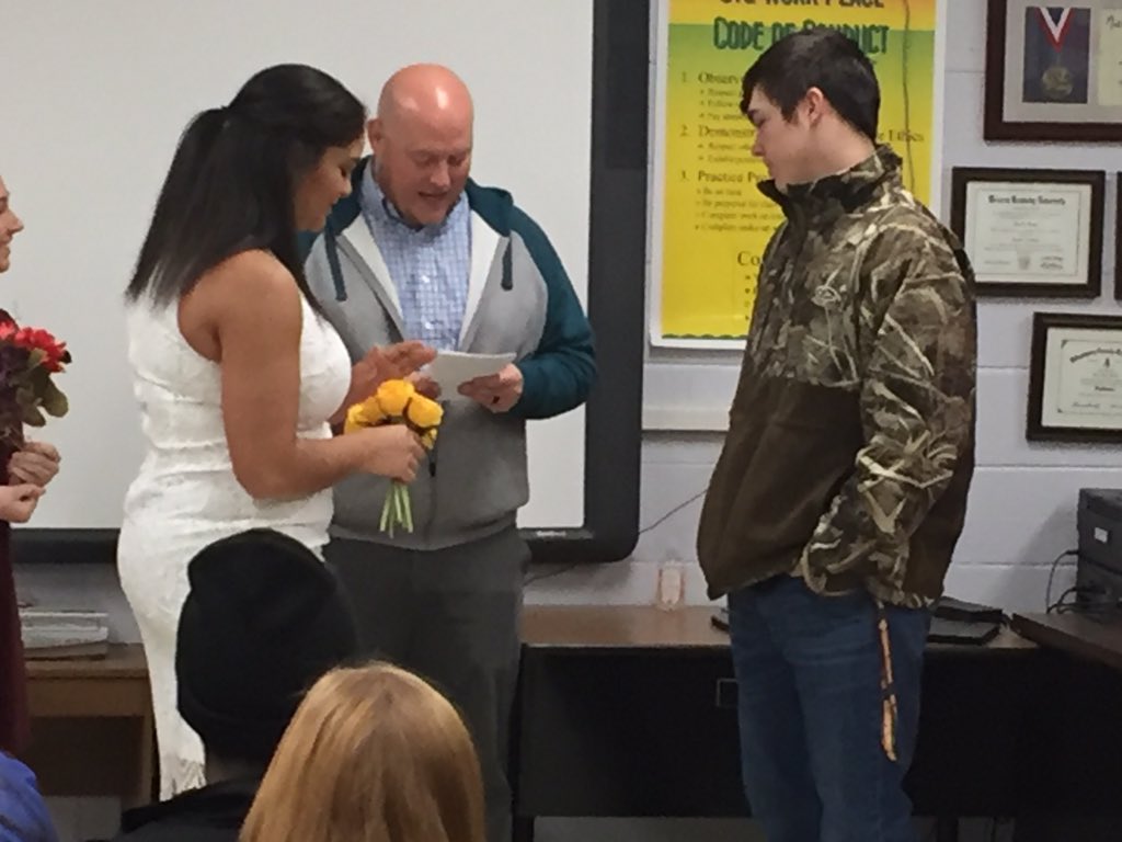 fcclateacher's tweet photo. Family Consumer Science Mock Wedding 🎩 👨🏻‍💼👰🏽💍 https://t.co/qZCQ101hWx