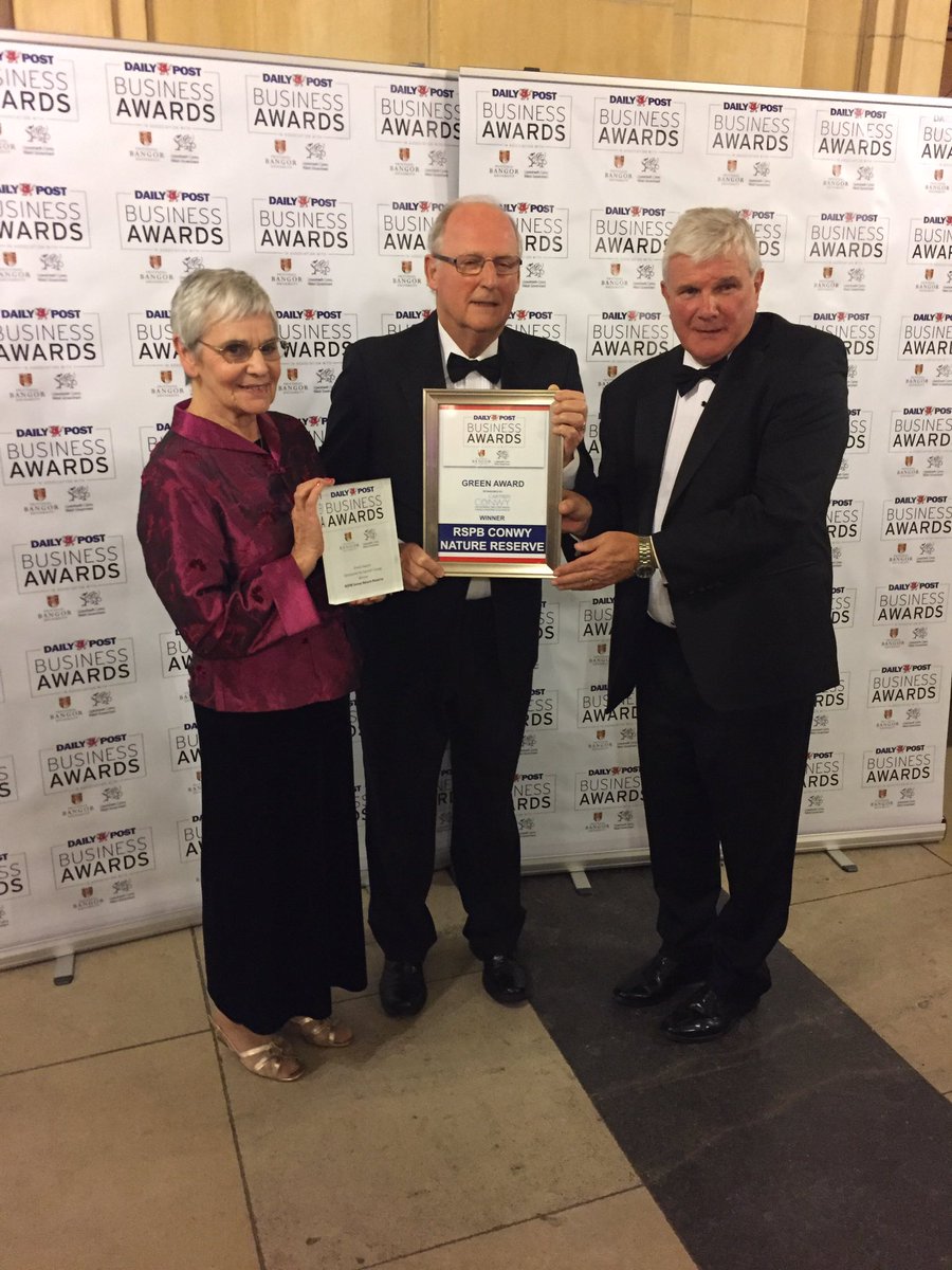 DPBusinessAward's tweet photo. The winner of the Green Award sponsored by @CartrefiConwy is @rspbconwy #DPBA18 https://t.co/lk4A09BEhD