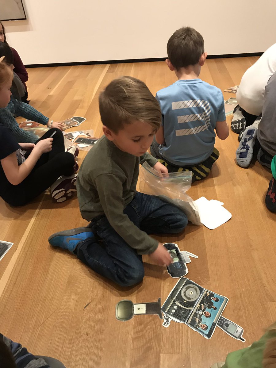 hrartstudio's tweet image. Learning about how everyday objects can be repurposed to become fine art! #buildingrobots #retrotechnology