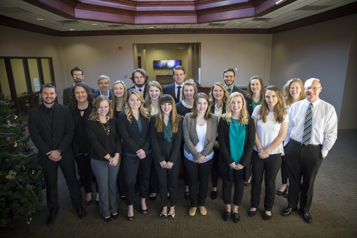 ObUbusiness's tweet photo. The OBU 2018-2019 Enactus team. OBU green or Christmas green? https://t.co/f9O6zbyvle