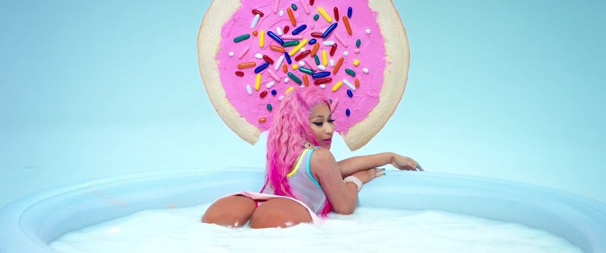 papakupid's tweet photo. HEAVY ON THE QUEEN ββπͺπ₯π© #GoodFormDay #goodform #GoodFormVIDEO #QUEEN @NICKIMINAJ @LilTunechi https://t.co/26QGJjOfsz