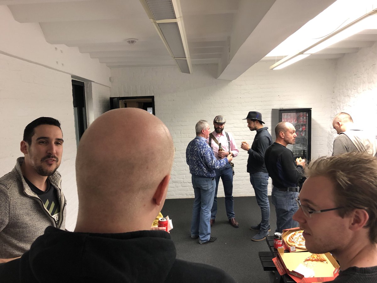 LimburgDev's tweet photo. No #Meetup without the 3 P’s: people, pizza and awesome presentations! Here we go! https://t.co/nJkd2IePOP