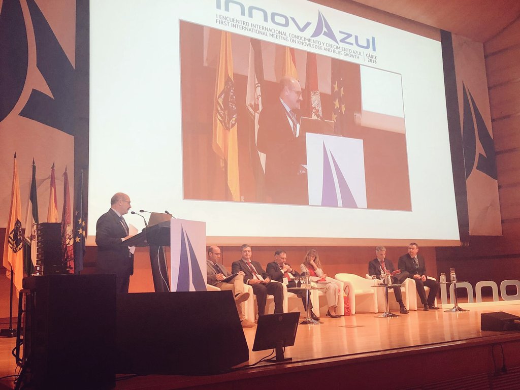 IndustriaAnd's tweet photo. 🌊 La economía azul y la #bioeconomía será una de las prioridades en las convocatorias del 9° Programa Marco #Horizonte2020 que perfila la Unión Europea
#InnovAzul2018 #Innovazul #AndaluciaesConocimiento https://t.co/CcRX2Yknz5