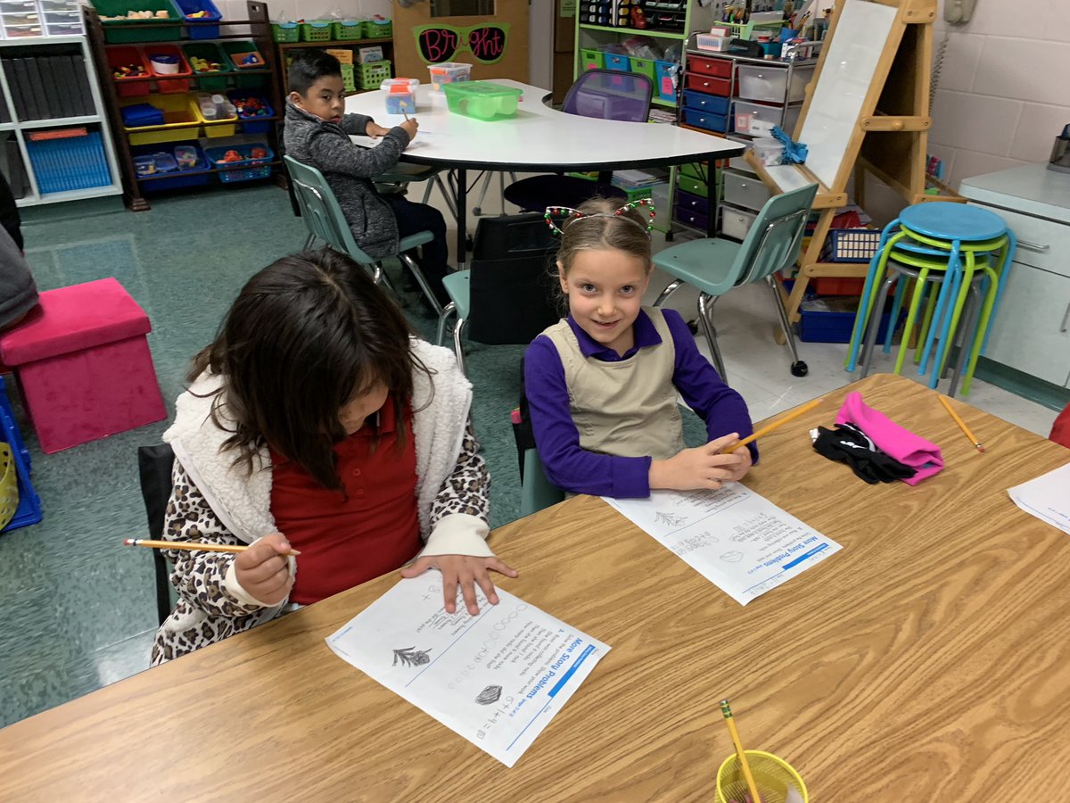 leeloCPE1's tweet photo. Solving story problems with a Team,Pair,Solo @KaganOnline structure. #learningtogether #1stgradeproblemsolvers @blackbearsroar @collierschools https://t.co/wj5jDfgute