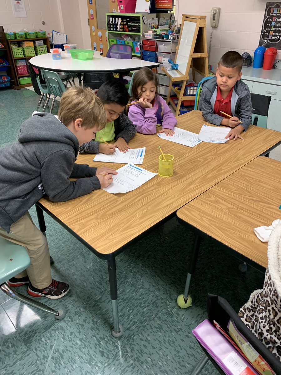 leeloCPE1's tweet photo. Solving story problems with a Team,Pair,Solo @KaganOnline structure. #learningtogether #1stgradeproblemsolvers @blackbearsroar @collierschools https://t.co/wj5jDfgute
