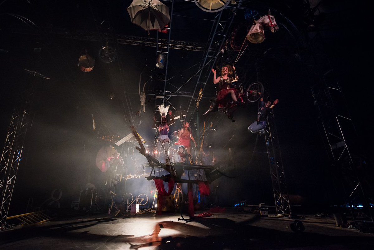 Mimbre_Acrobats's tweet photo. ...and we're off for the last time! Thank you so much to everyone who joined us for our #ExplodedCircus adventure!
We are so grateful for our wonderful audiences, and the venues who hosted us.
Fingers crossed this isn't the last Exploded outing. Stay tuned! https://t.co/JVqfIC8B9d