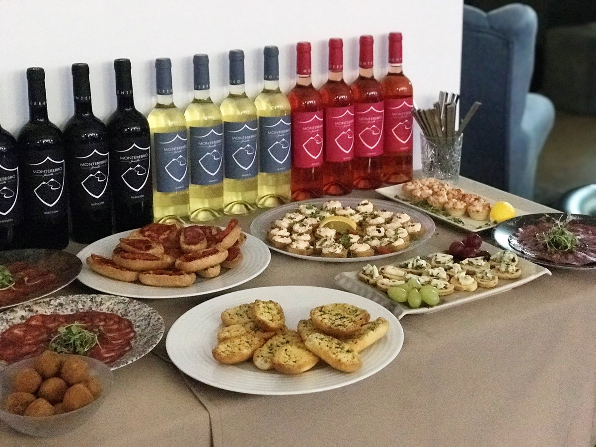 monterebro's tweet photo. Highlights from the Monterebro wine tasting evening at Blanco Restaurant &amp; Bar (Polaris Mar Menor Golf Resort). https://t.co/t5KWy2FaV7