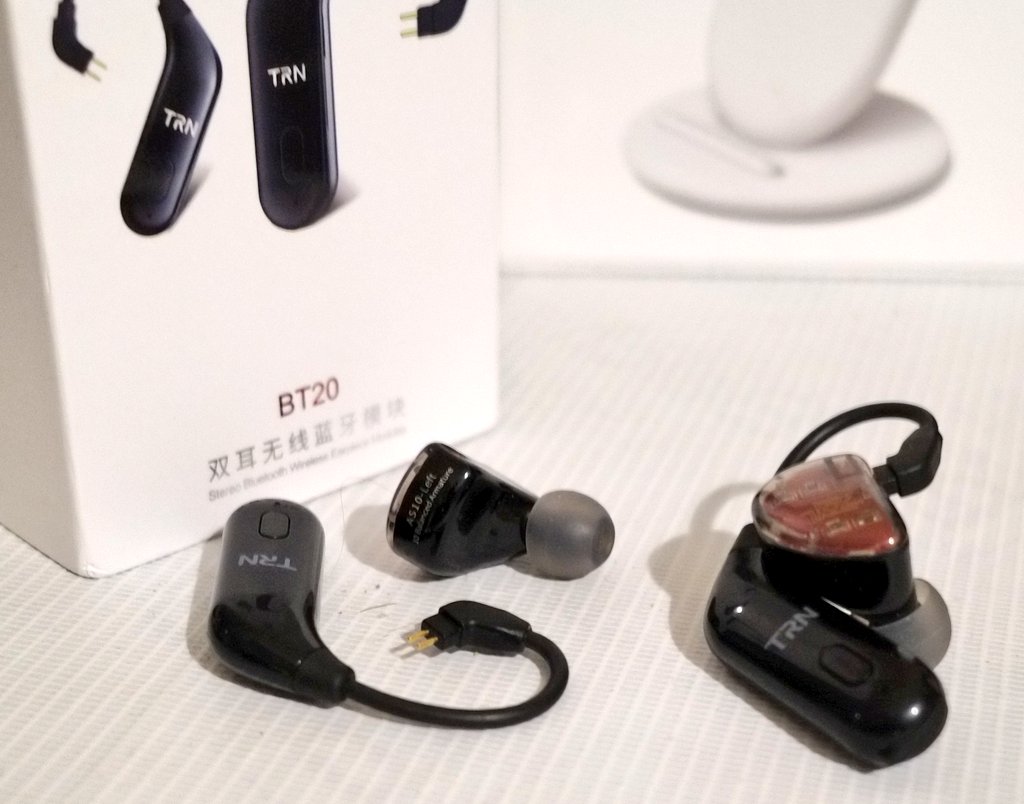 Chifi_Fr's tweet photo. Fan de #TrueWireless ou #FullWireless pris avec un très bon son ?
#TRN sort ses BT20 ! En Bluetooth 5.0 et pour un peu plus de 20€
Première impression avec les KZ AS10 ? Très bonne ! J'entends à certains moments l'effet de compression mais finalement assez peu 🤔 https://t.co/XjClo2JL97