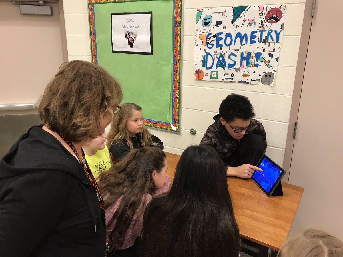 Schlatter_tim's tweet photo. @GWA_192 Ss presented their 1st trimester personal projects to Riverview students and staff today. It was great to see the kids talking passionately about their project! #launch192 @district192 #geniushour https://t.co/m9kFhSH3nV