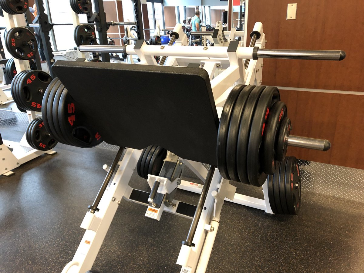 ScottyMars's tweet photo. Maybe not my brightest idea, go for a #personalbest leg press after a tough spin class. However I got the two sets done! Full #BatMode Great way to make a crappy day much better! @goodlifefitness #gym #workout #pb #halifax #novascotia #gymlife #pushyourself #sore https://t.co/L69qXMukyy
