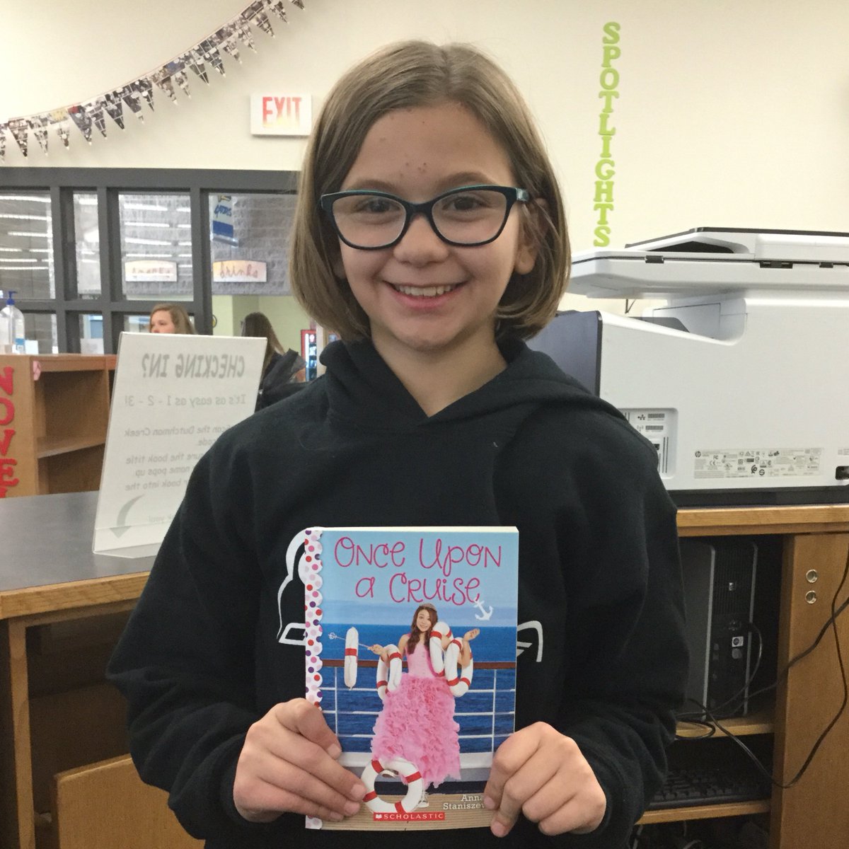 DCMSMediaCenter's tweet image. Congratulations to Emily B. from Team 6-1!  She won a free book for answering a Thursday Throwdown question.  Emily is thankful for school libraries because if there weren’t any school libraries, “there would be no really good books.”  #RHSDLibraries  #ThankfulForSchoolLibraries