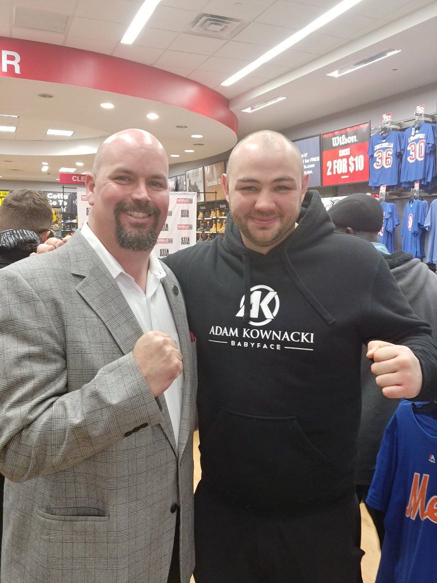 pomara_matt's tweet photo. Great to see @AKbabyface at the #Algieri weigh in! https://t.co/mBqDKmmqjJ