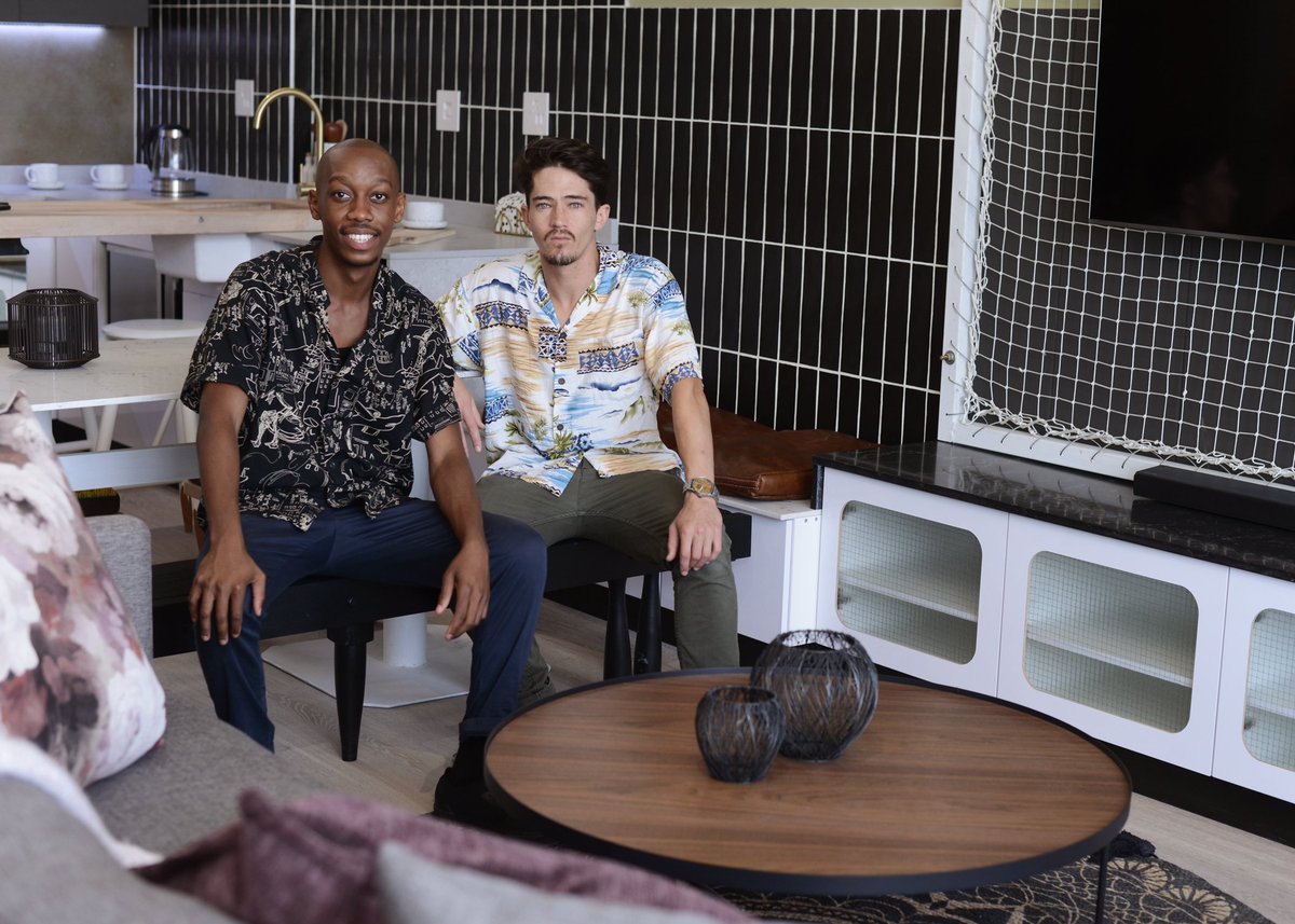 WinAHomeShow's tweet photo. #TeamContrastControl’s @NickNickSmit &amp; @kehumilemate ’s space embodies a young, expressive yet sophisticated feel. The stand out feature being the hammock structure above the lounge area, complete with step ladder. Will this #WinAHome Duo’s efforts impress the judges? https://t.co/mgbQCVqKJ8