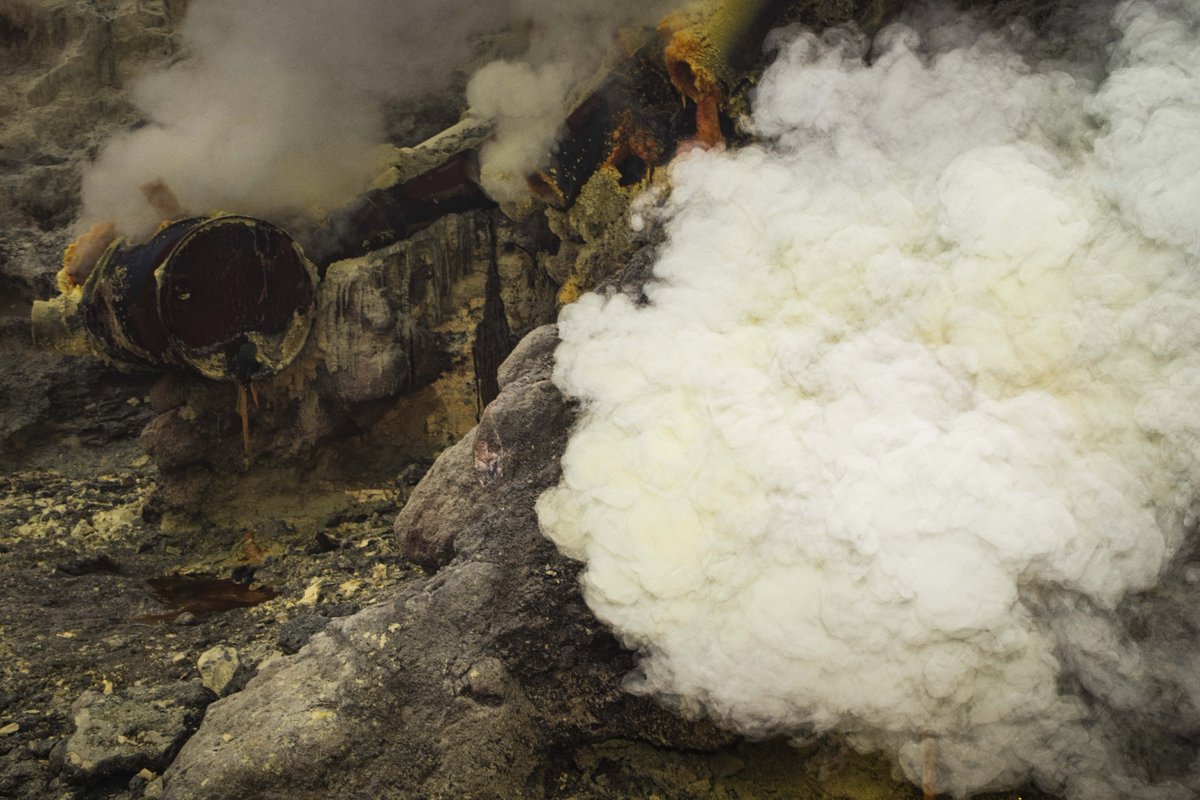 Pipes - Indonesia   

The Street Hub: streetbounty.com   

#StreetPhotography #Photography #Ijen #Indonesia