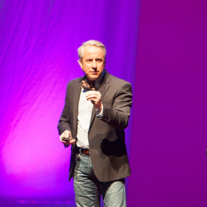 TEDxSTL's tweet photo. "What is that one thing you really wanted to learn? That one thing that may change your life, your career or even change someone else's life?" - Bert Vescolani #TEDxArch https://t.co/8yve3ZNfo5