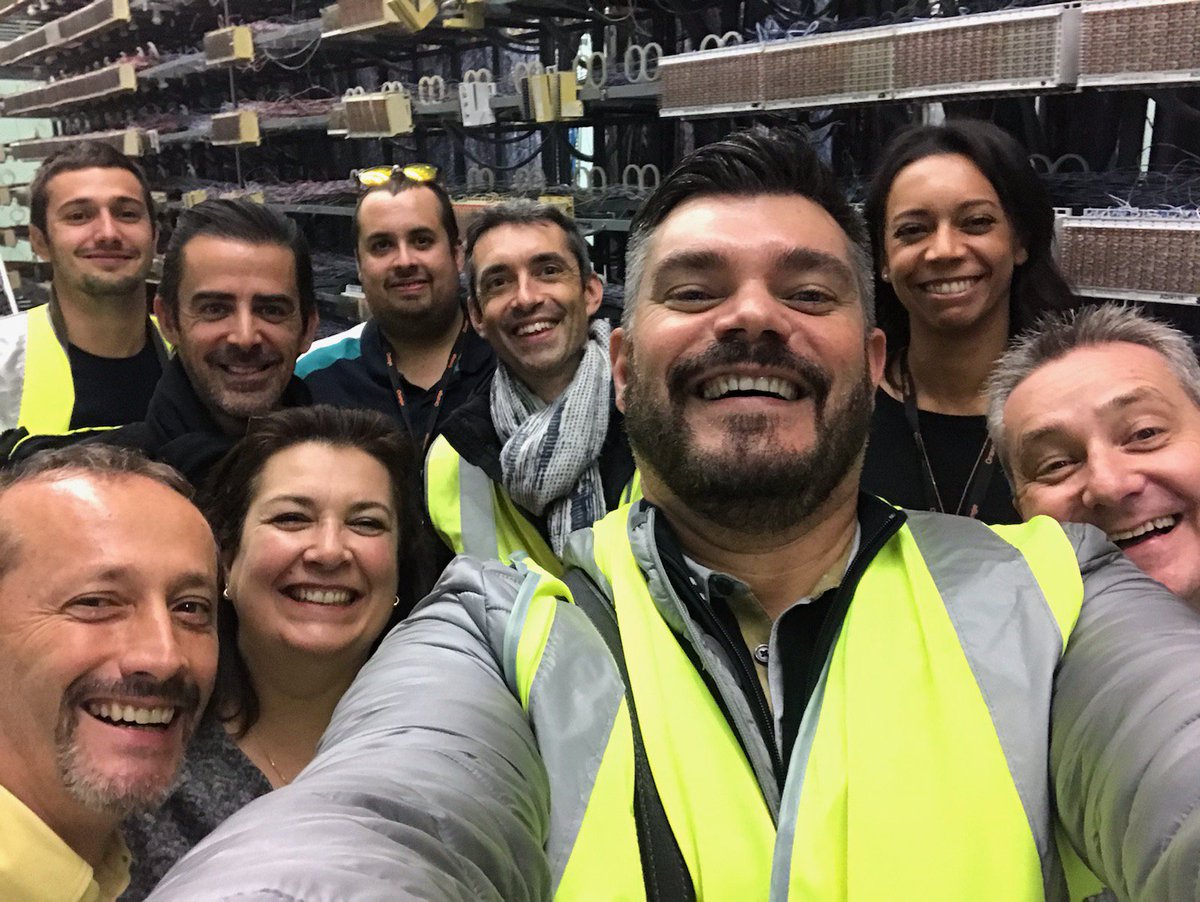 NicoRZD's tweet photo. L'équipe Ressources Humaines et Prévention de l' #UISO en formation pour la découverte de nos réseaux et du métier de l'intervention #partage #SoOrange #ESF https://t.co/7EKe1lGCOt