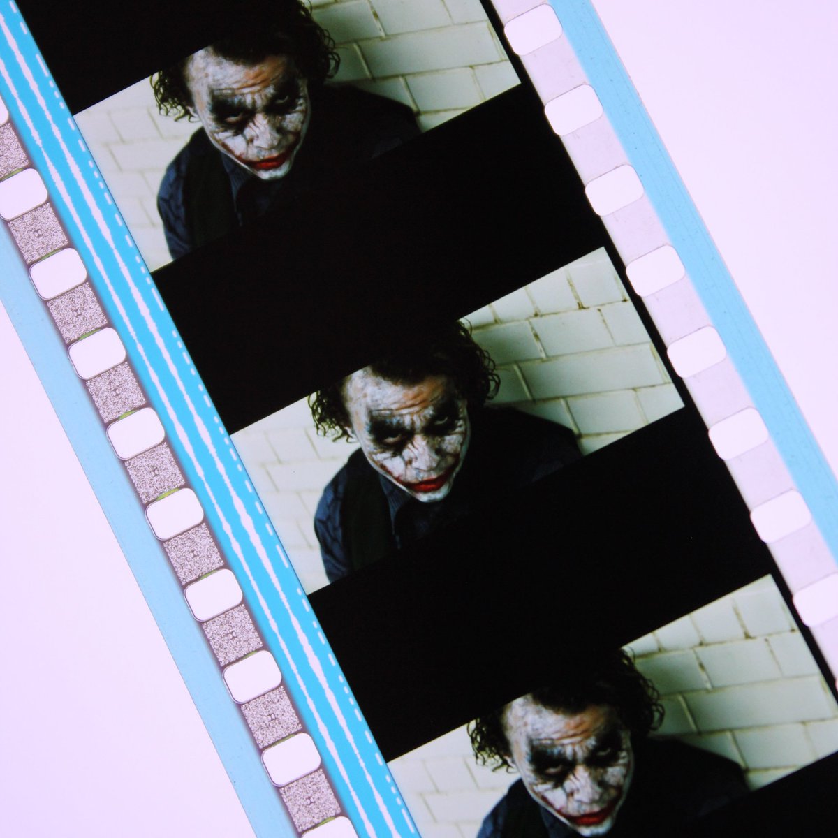 Heath Ledger as 'The Joker' 🤡 The Dark Knight (2008) 🎞 35mm trailer (2.35:1 converted to 1.85:1) 🎬 Dir: Christopher Nolan 🎥 DP: Wally Pfister 🦇#thedarkknight #batman #heathledger #thejoker #christophernolan #wallypfister #upinthebooth #35mm #film #projectionist #dublin 🇮🇪