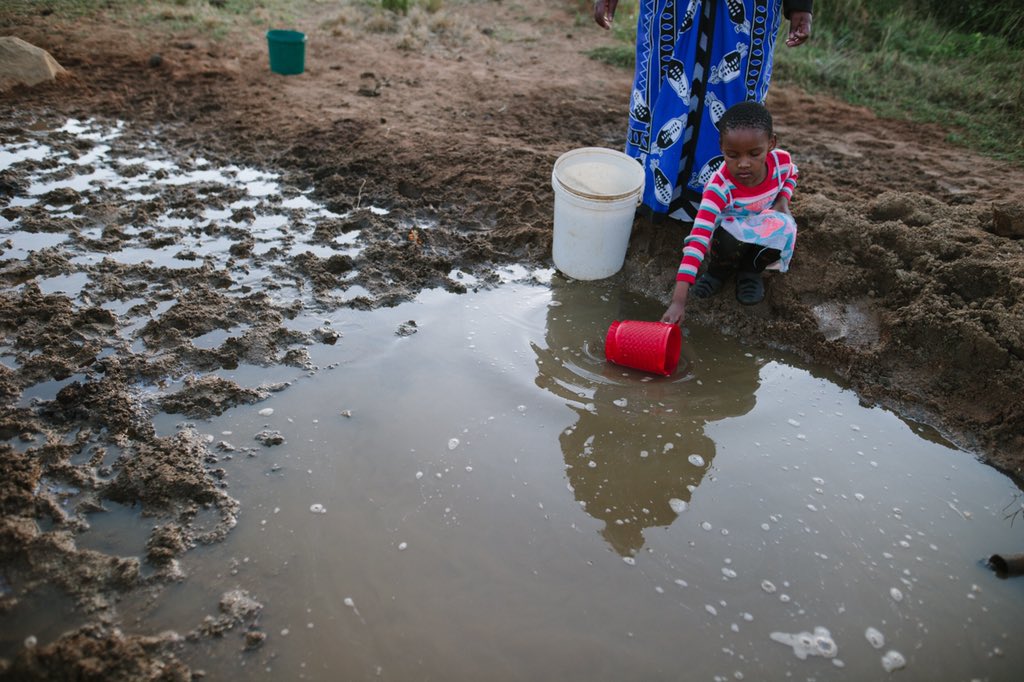 thirstproject's tweet photo. Every 21 seconds, a child dies from water borne disease. Visit https://t.co/BiXcLLsyuc to find out how you can help end that! https://t.co/6WW3kMOnjw