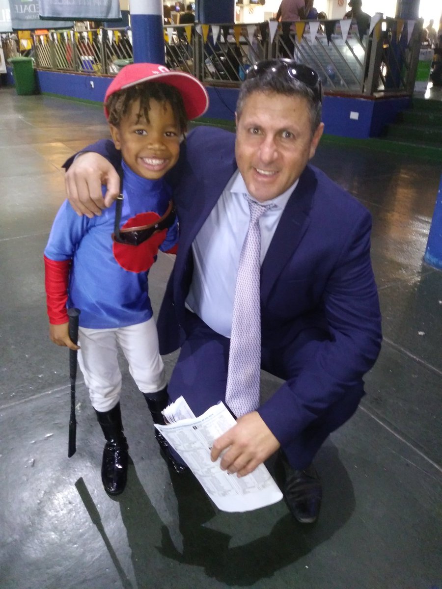 bteunissen's tweet photo. #tbt when this #littlelegend got to meet @seantarryracing at Greyville. Hopefully see you in a few weeks at Kenilworth? #firstvisit #littlelegend #vanniekerksilks #racingfan #futurejock https://t.co/e0BGh2ADHE