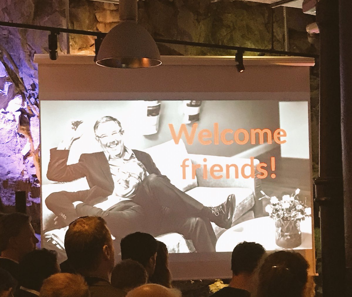 Stora förväntningar på #predictions2019 på <a href="/NorthstreamAB/">Northstream, part of Accenture</a> party! Myser bland gästerna.