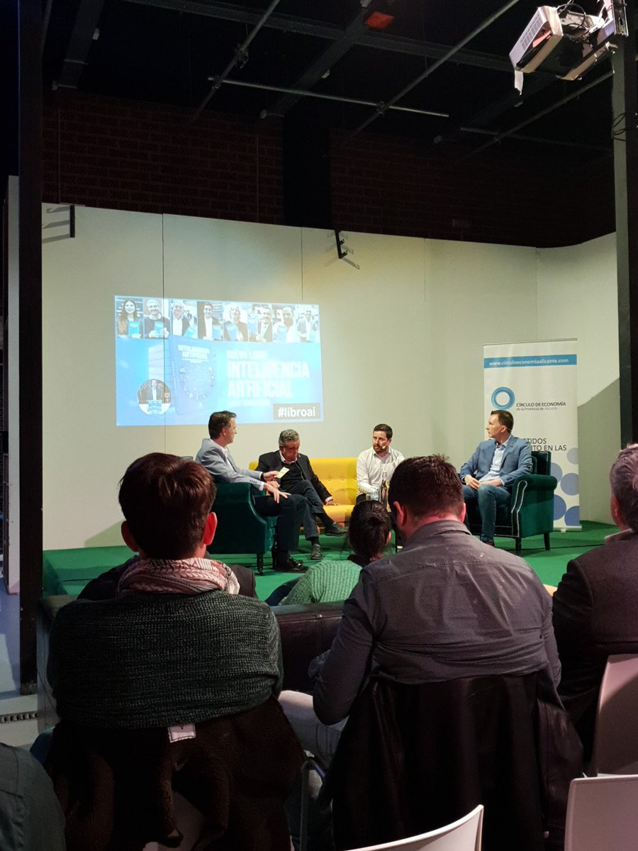 raquelgarcas's tweet photo. En la presentación del nuevo #libroia de @lasseweb20 junto con @andres_pedreno y Miguel Ángel Román en @GlubCenter https://t.co/bPXYJUEZ4d https://t.co/GkRrBH6xQK