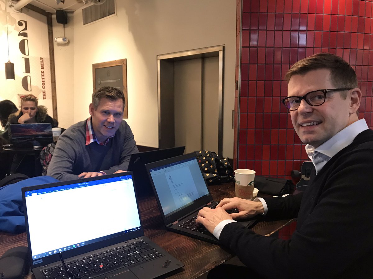 Samforsk_Abo's tweet image. Sista dagen vid Stanford. Ute regnar det men inne jobbar vi flitigt  #teamsamforsk #FNES2019 #Deminno #PoliSci