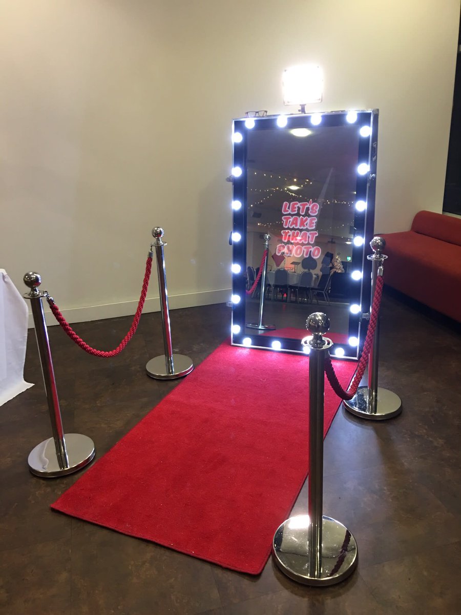 Christmas Magic Selfie Mirror time at the Kingpower stadium for the NHS 25 years presentation evening.
Our Hollywood style mirror was tonight’s preferred choice.