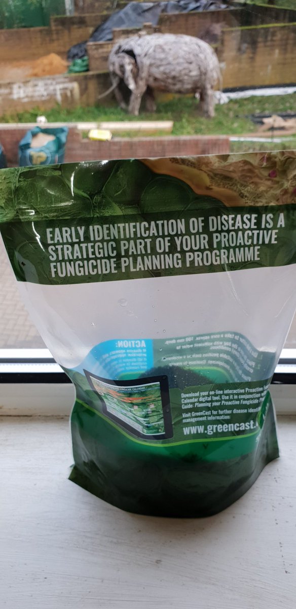 danharding7's tweet image. Lets see what we get on this plug tomorrow @SyngentaTurfUK #Turf #Greenkeeping #TurfDisease