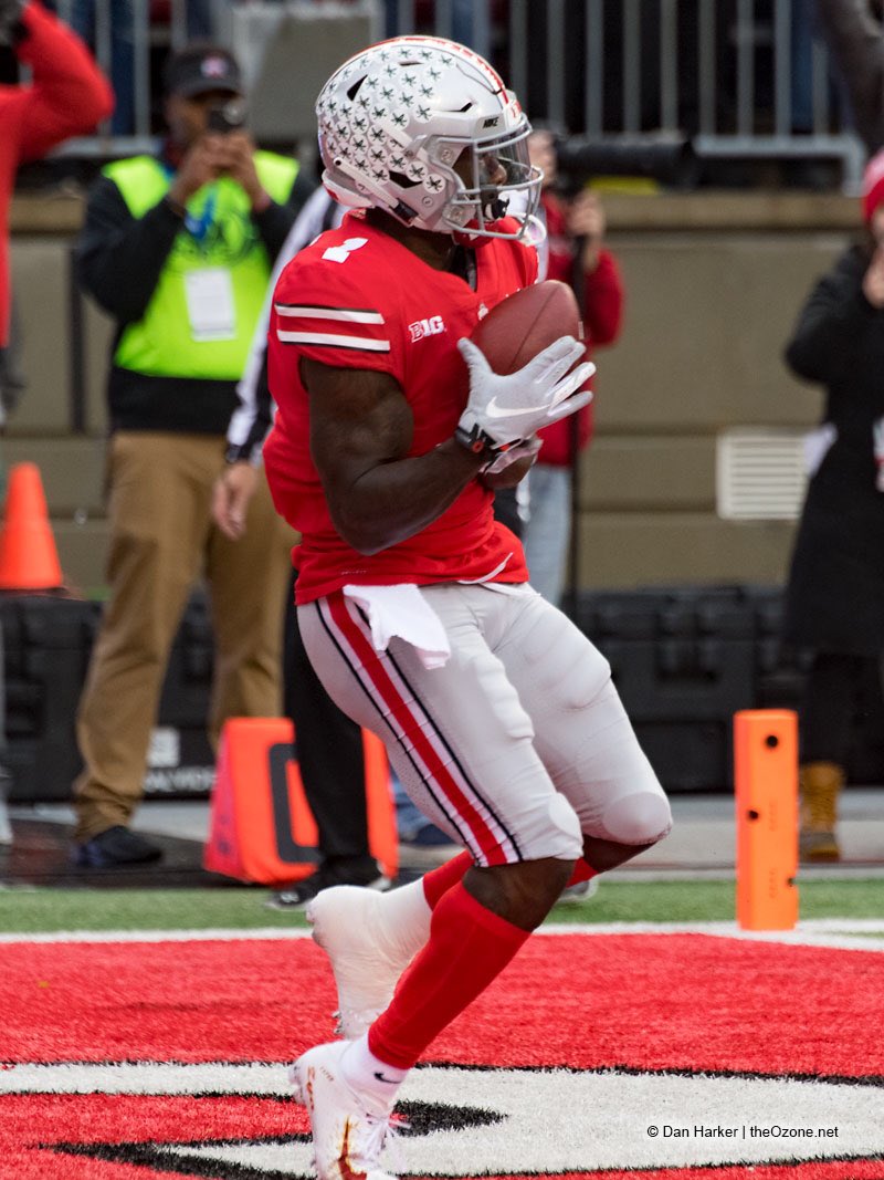 worktoon's tweet photo. Brotha made my cleats look good with the TD and the win over our rival last Saturday  #WorkTheCustom #WorksWorkShop #GoBucks #OhioState #GoldPantsForEveryone @YoungKing_JD5 @OhioStateFB https://t.co/P0Z74tGymZ