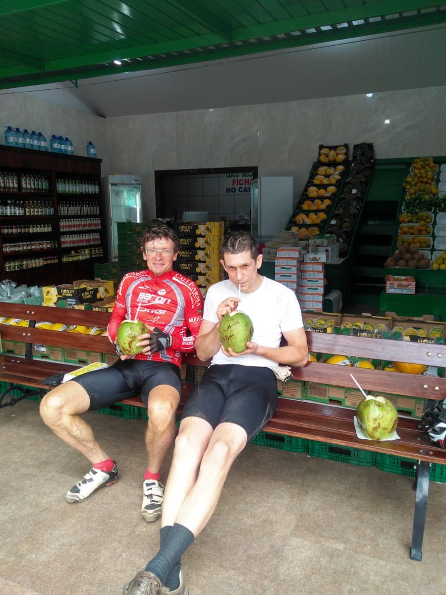 llbaker1707's tweet photo. Just another day @LEG_UFPR. Early 65 km morning #cycle followed by an intro to the upcoming version of the #RandomFields package #rstats "I do not worry what people say about the seminar, the only thing that hurts me sometimes are my legs" ~Martin Schlather https://t.co/ls1pXUWnvh