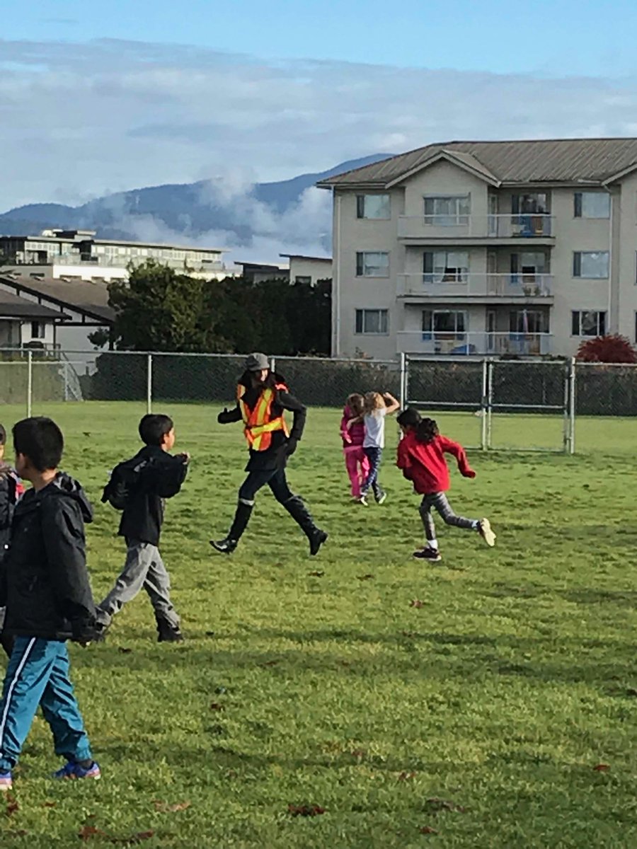 fchristie's tweet photo. Beautiful day for a game of tag at Maclure #self regulation #abbyschools #buildingrelationships https://t.co/N1EDj0UBwx